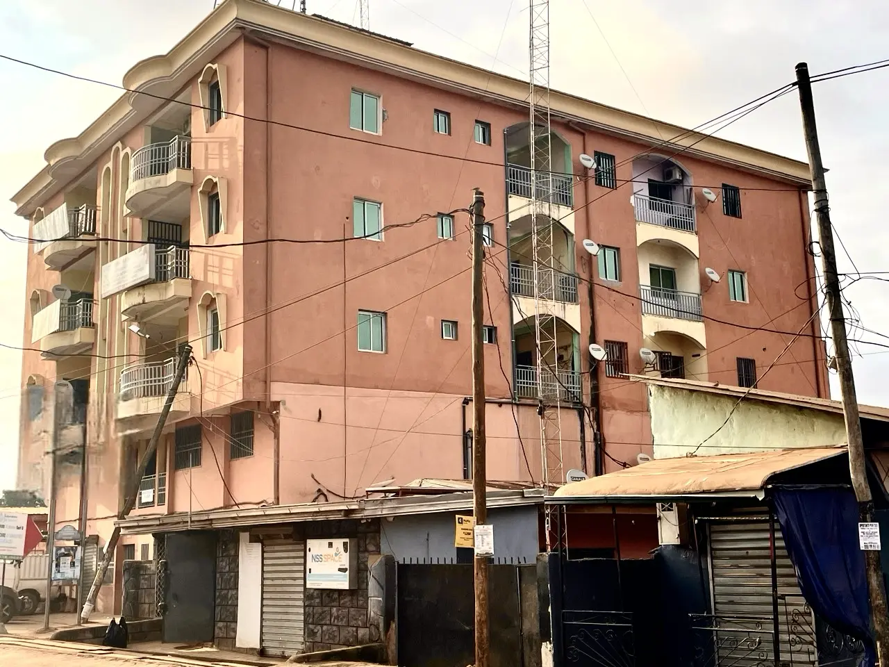 building right image